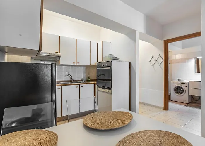 Guesthost - Modern With Wifi! 公寓 维亚雷焦