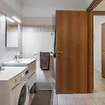 Guesthost - Modern With Wifi! * Viareggio