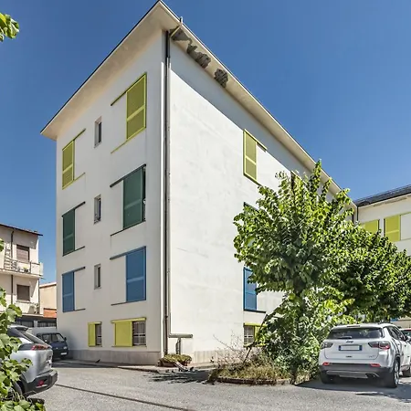 Apartman Guesthost - Modern With Wifi! *